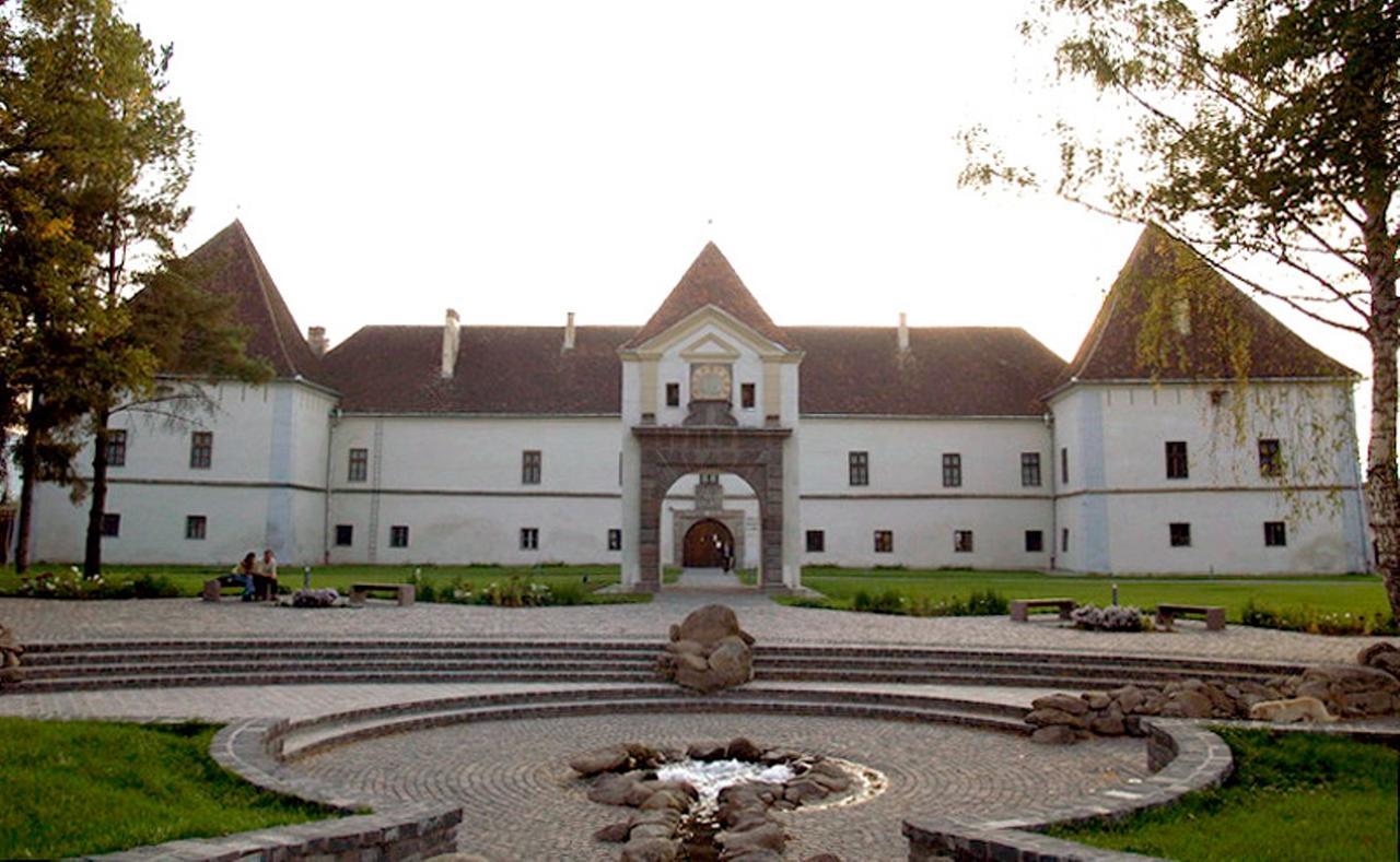 Csiki Hotel Miercurea Ciuc Exterior photo